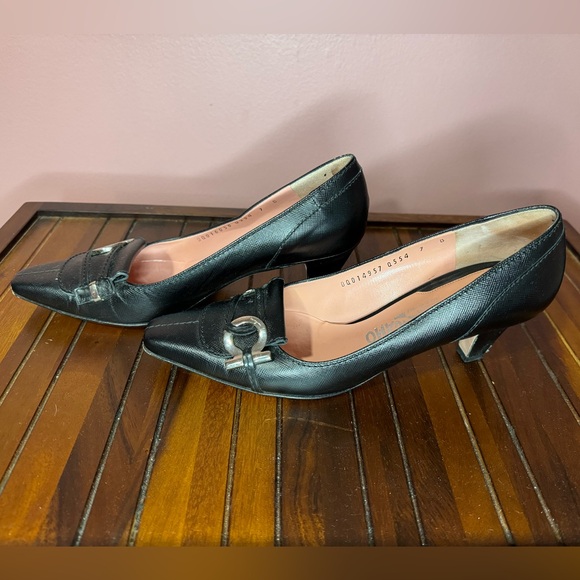 Vintage Salvatore Ferragamo Heels - Picture 2 of 14